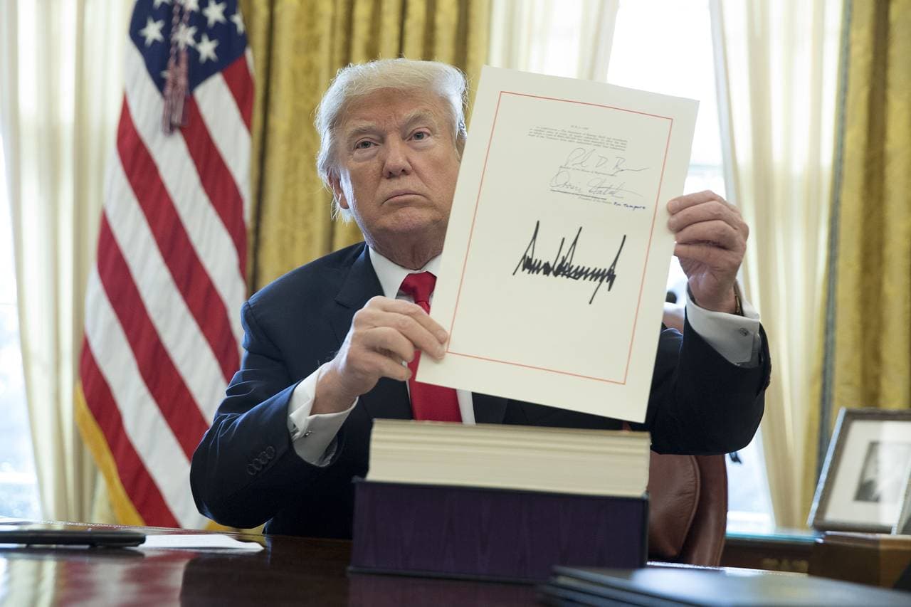 Trump UFO Files 2026: Pentagon Releases First Bombshell Batch — Videos, Apollo Anomalies & Extraterrestrial Evidence