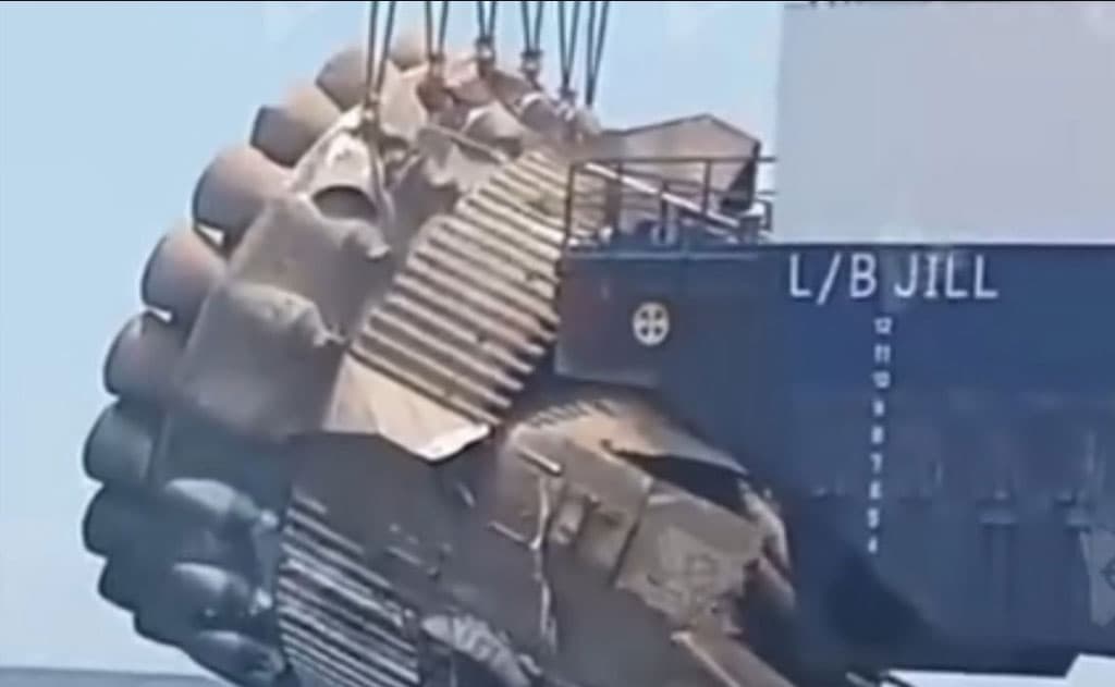 Starship Booster Recovered from Sea: A Milestone for SpaceX
