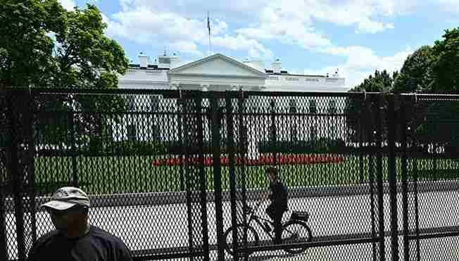 Anti scale barricades whitehouse