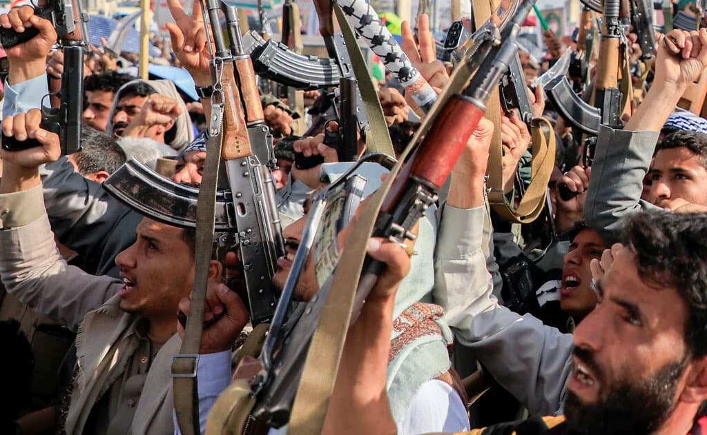 Yemen Houthis Threaten Attacks on US Ships in Red Sea: Escalating Tensions