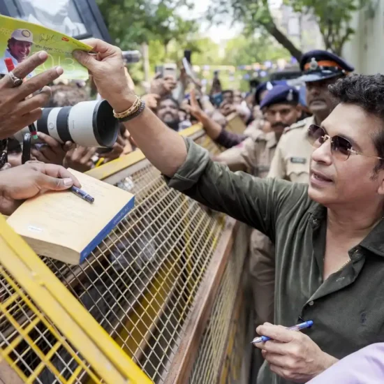 Sachin Tendulkar Celebrates 53rd Birthday with Family and Fans in Mumbai